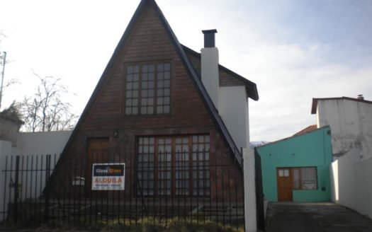 Vivienda más departamentos en Esquel