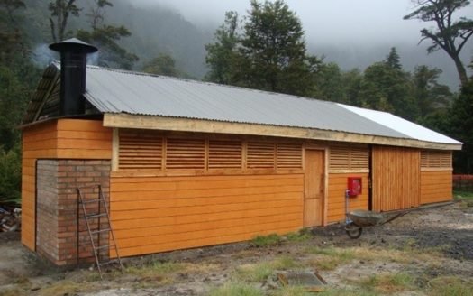 Chacra con vivienda y quincho en Chaitén