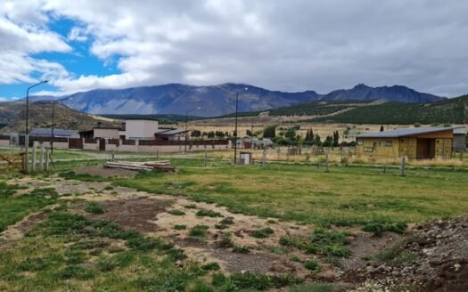 VIVIENDA EN INGRESO A ESQUEL