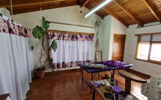 Vivienda mas departamento y galpón en Esquel