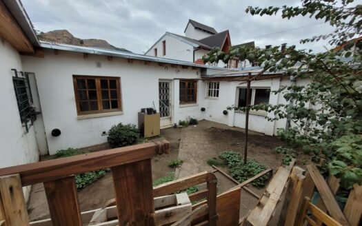 Vivienda en Esquel con garaje mas departamento