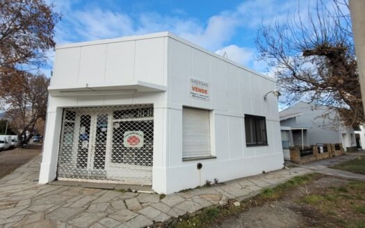 Local mas depósitos en Esquel