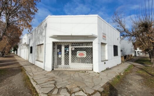 Local mas depósitos en Esquel