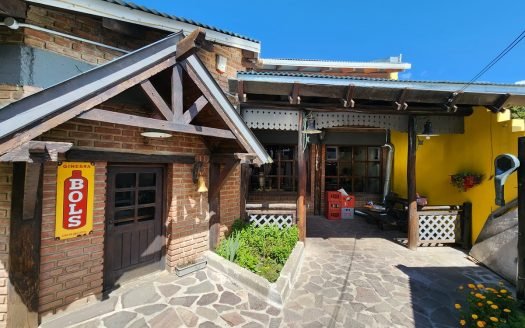 Inmueble en Esquel con frente comercial