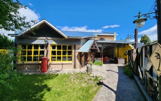 Inmueble en Esquel con frente comercial